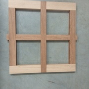 premier ouvrage, assemblages à mi bois et tenons bâtards.