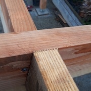 J'ai décalé les bastaings pour pouvoir les visser