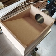 La boite d'aspiration dégauchisseuse à sa place avant installation.