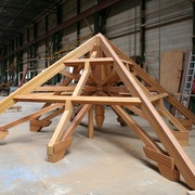 fig 2/ Exemples de l étude de la pyramide appliquée en charpente  https://www.tecsabois-charpente.com