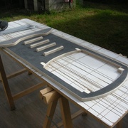 Positionnement des marches et du support, défonçage du logement des barres