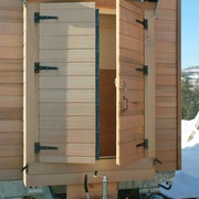 Le coffre dont le bardage des portes est ventilé