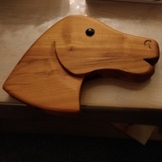 Insertion des yeux en verre et collage a la cyanoacrylate