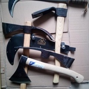 Outils de la taillanderie italienne Rinaldi. Finitions en sorties d'usines pas extraordinaires mais pour le prix c'est top.