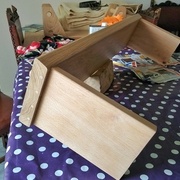 Finition avec 3 couches d'huile incolore.