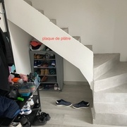 escalier avec plaque de plâtre ("limon")