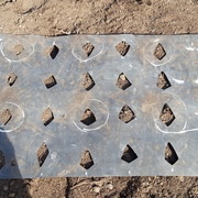 N'utiliser que les trous entourés