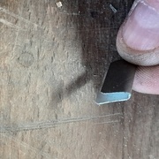 Petite plaque pliée en U