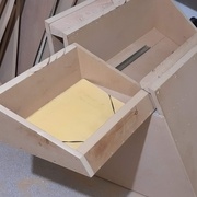 le tiroir peut accueillir une farde A4