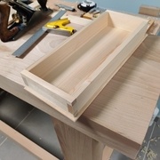 Les cotés posés sur le fond dont les arrêtes sont arrondies