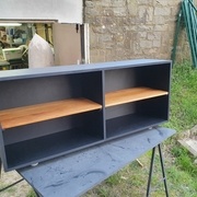 Ajout des deux petits plateaux en chêne. ça contraste bien !