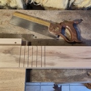 Quelques coups de scies.