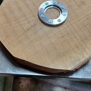 Plateau dégrossi à la scie à ruban, prêt à être tourné