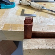 Tenon terminé à la main une fois la rainure usinée à la toupie