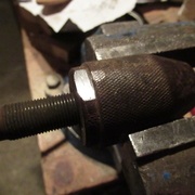 Limage de deux méplats sur le bouchon