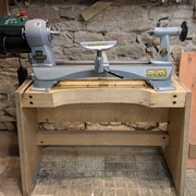 Tour à bois Coronet Herald avec piétement – parfait état, poupée moteur neuve
