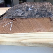 Nº1 : densité 540, je pense a du merisier