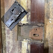 Rebouché au mastic!