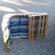 Gain de place, le matelas est rangé dans l'épaisseur du lit