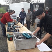 déballage des outils et préparatifs | avec le béret : votre serviteur.