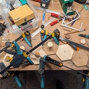 On n'a jamais trop de serre-joint...