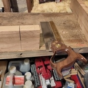 Début de la découpe sur la traverse haute.