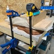 Je fais souvent mes collages dans du papier sulfurisé pour éviter de coller autre chose que les pièces concernées