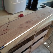 Une fois le diffuseur installé, la lumière est beaucoup plus homogène et diffuse.