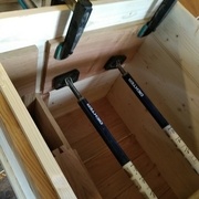 il faut penser à laisser la place pour retirer le rack à scies