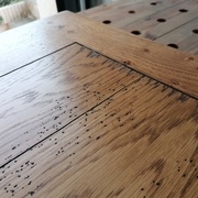 ses caracteristiques, avec effet d'arachement, fissure et trou de bestioles