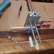 Gabarit en place pour le premier trou