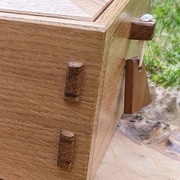 Assemblage d'angle à tenons mi-bois