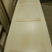 Porte avec quicaillerie