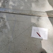 Réalisation de l'épure pour les côtés. On suit le plan.