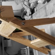 Détail de l'assemblage du support de la desserte.