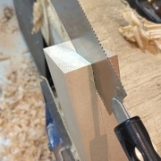 Refente a la main... C'est parti pour 30 minutes à scier !