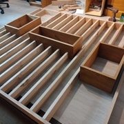 Les niches dépasseront de moitié quand la structure sera debout