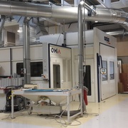 Cabine à vernis et mini cabine à préparation du vernis accolée