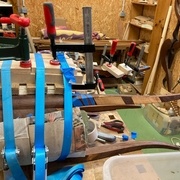 des sangles pour ceinturer des surfaces courbes; ça marche très bien