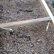 Les vis biaisées sont les bienvenues dans ce cas.