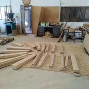 Marches raboté et prêt pour le collage