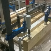 3 eme collage, placage sur le medium puis 4eme collage: placage de noyer sur l'autre face