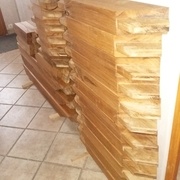 Les dix-huit liens de la partie inférieure, les trois entretoises et leurs épaulements respectifs