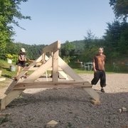 Les deux fermes reliées par la faîtière : cela prend forme !