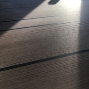 Plateau de table en chêne rouge et joint en Sikaflex