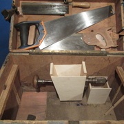 Les deux boîtes autour du velbrequin