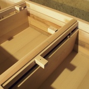 Taquet de fixation du plateau