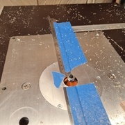 Attention quand même, le métal ça marque le bois (et oui!)