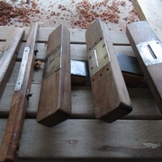 Les semelles des outils montés: acier et laiton
