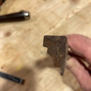 1) modèle de tasseau transversal à reproduire pour le coté droit supérieur